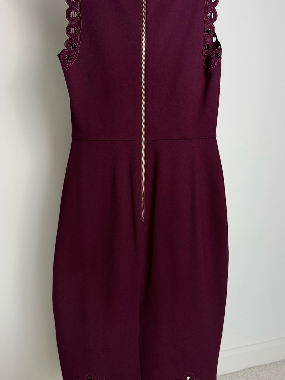 TED BAKER Burgundy Cutout Lace Sheath Dress Sz 1 / US 4 - Picture 13 of 14